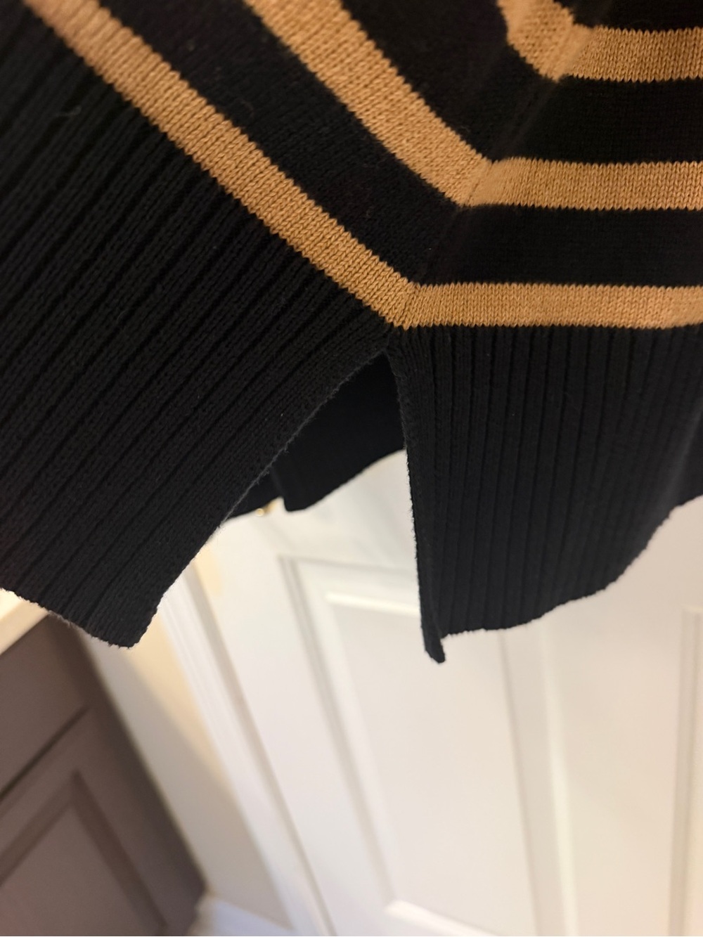 🩷 J.CREW Black and Tan Striped Knit Sweater Size L EUC - Picture 3 of 6